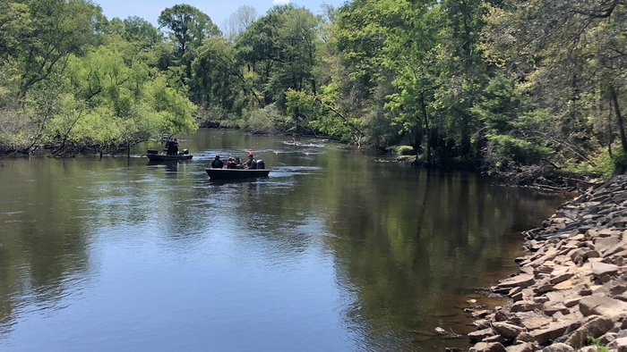 vrouw aangeklaagd voor kindermisbruik en doodslag na verdrinking van 6 jarige jongen in edisto river