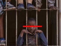 nigeriaanse kinderen blootgesteld aan geweld seksueel misbruik in gevangenissen voor volwassenen unicef