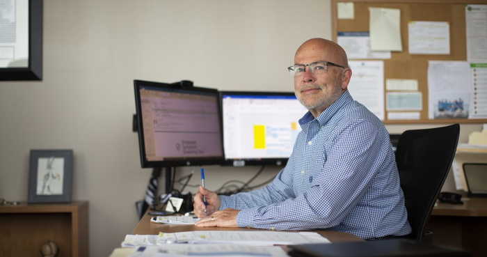 carolina del norte podria buscar en otros estados posibles reformas de bienestar infantil