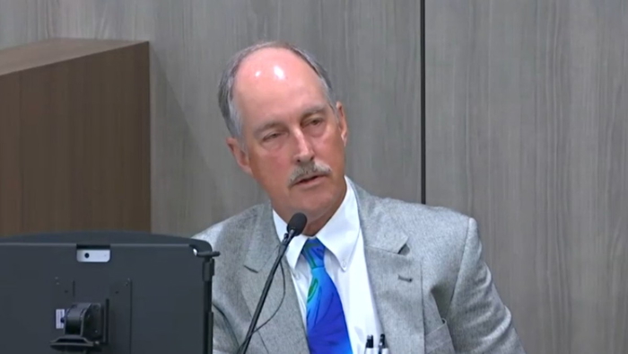 заботьтесь о Майе Эмоциональное письмо раскрыто в деле о предполагаемом жестоком обращении с детьми, которое довело мать до самоубийства