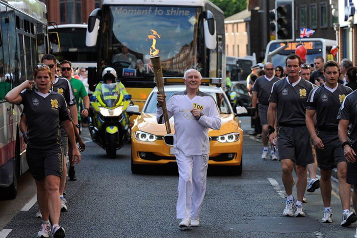 la policia vuelve a interrogar al olimpico de york tras mas acusaciones de abuso de menores