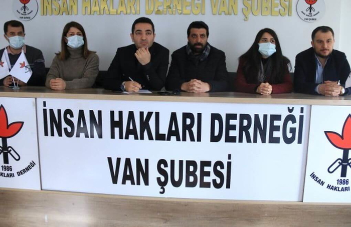 periodista amenazado tras denunciar presuntos abusos a menores por parte de guardias de seguridad en van