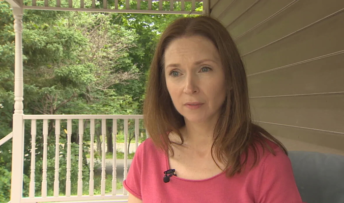 su primer libro es un bestseller de la n l y tambien ayudo a introducir un programa de seguridad corporal en las escuelas