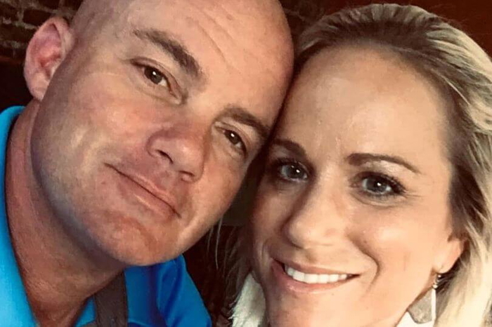 una maestra de escuela alimento a sus alumnos con magdalenas con el esperma de su marido