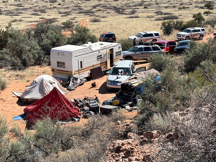 una operacion conjunta en terrenos del fideicomiso estatal en la zona de cottonwood se salda con detenciones por abuso de menores