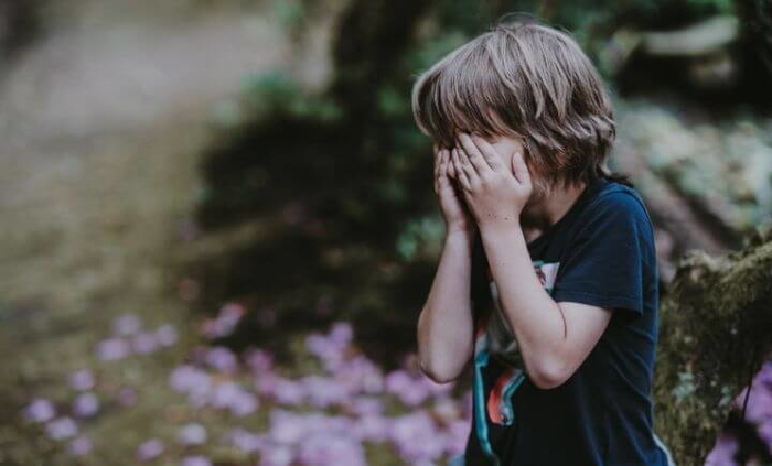 una profesora investiga los efectos del maltrato infantil