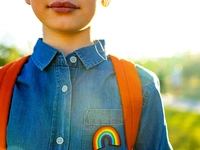 AAP сталкивается с давлением по поводу ухода за транс-молодежью, направляя врачей держать родителей в неведении относительно сексуального здоровья ребенка