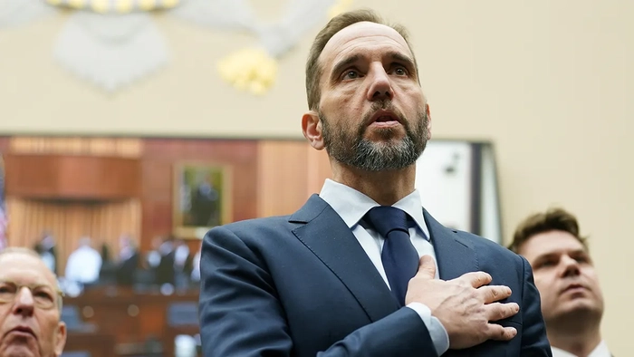 «Неуправляемый поезд» специального советника Байдена похитил конфиденциальную информацию о законодателях: «Злоупотребление властью» Джек Смит прикладывает руку к сердцу