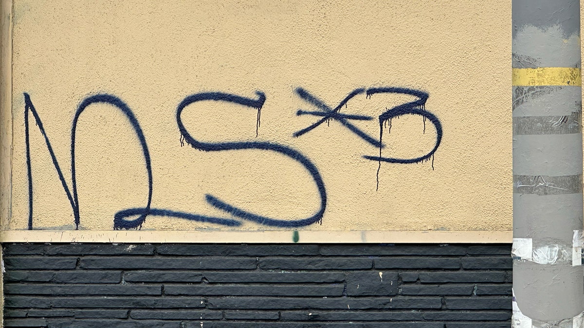 Etiqueta de la MS-13 en un edificio en Los Ángeles.