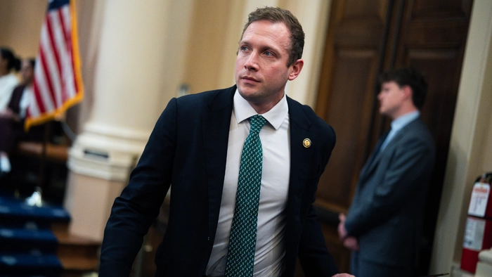 Max Miller se ha consolidado como candidato republicano tras transcurrir el plazo de presentación de candidaturas en Ohio sin que se haya producido ninguna retirada El diputado Max Miller, republicano por Ohio, asiste a la sesión de la Comisión de Medios y Arbitrios.