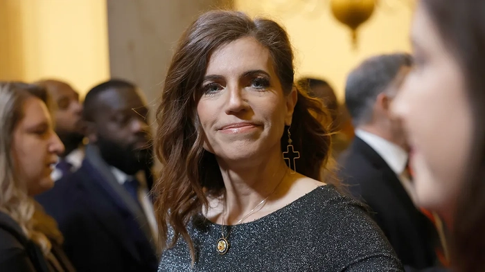 Представитель GOP Нэнси Мейс представила закон "О смертной казни для насильников детей" Представитель Нэнси Мейс