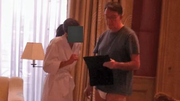 "Эта рутина "Хлеба и зрелищ" выглядит довольно наигранной..."