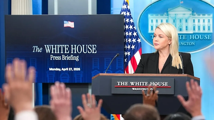 Karoline Leavitt anuncia el nacimiento de su segundo hijo, una niña la secretaria de prensa de la casa blanca, karoline leavitt, en la rueda de prensa diaria