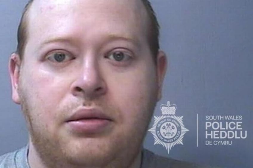 predatory paedophile raped 11 year old girl after grooming her on snapchat