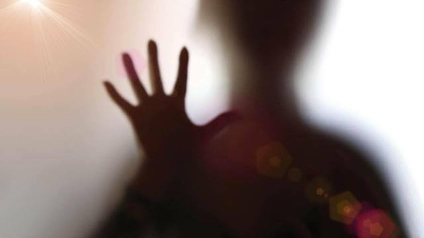 preventiegroep kindermisbruik beweert dat kerk in greensboro gezinnen intimideerde na misbruik kleuterleidster
