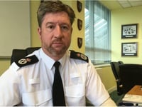 redes sociales el jefe de policia de norfolk emite una advertencia sobre el abuso infantil