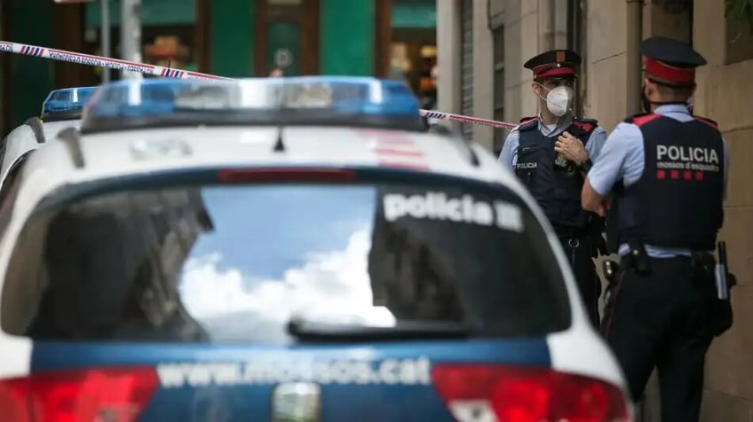 un argentino acusado de matar a su hijo es el hombre mas buscado en espana