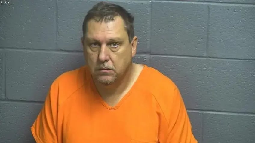 un hombre de charlottesville es acusado de captacion de menores