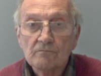 un hombre de norfolk de 76 anos encarcelado por un atroz abuso sexual a una nina