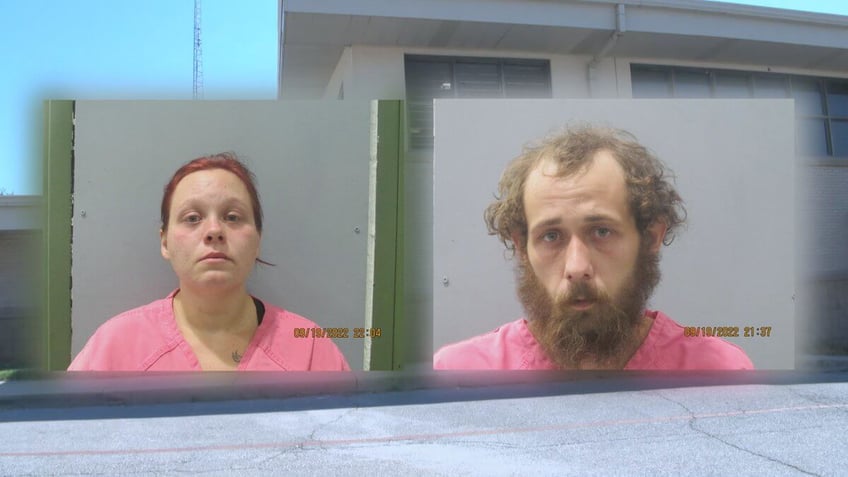 una pareja de oklahoma es arrestada despues de que un nino muestre signos de abuso en la escuela