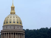 West Virginia Capitol, waar wetsvoorstellen met betrekking tot wapens in scholen en gewapende beveiligingsprofessionals zullen worden behandeld